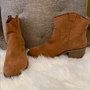 Merona Suede Ankle Booties Size 8.5